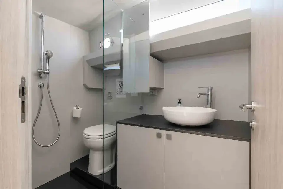 Anvera 48 · Breeze — view 10