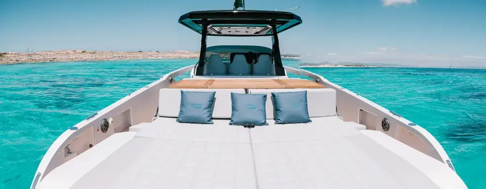 CAYMAN 40 — view 4