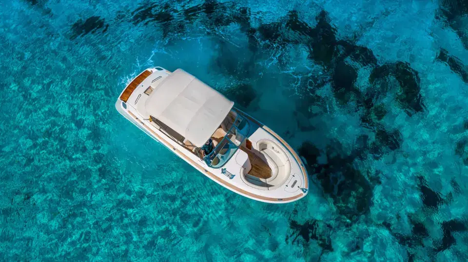 Chris-Craft 28 · Yootopia — view 6
