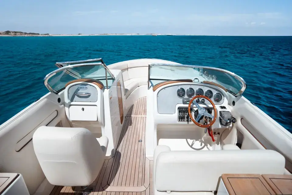 Chris-Craft 28 · Yootopia — view 9