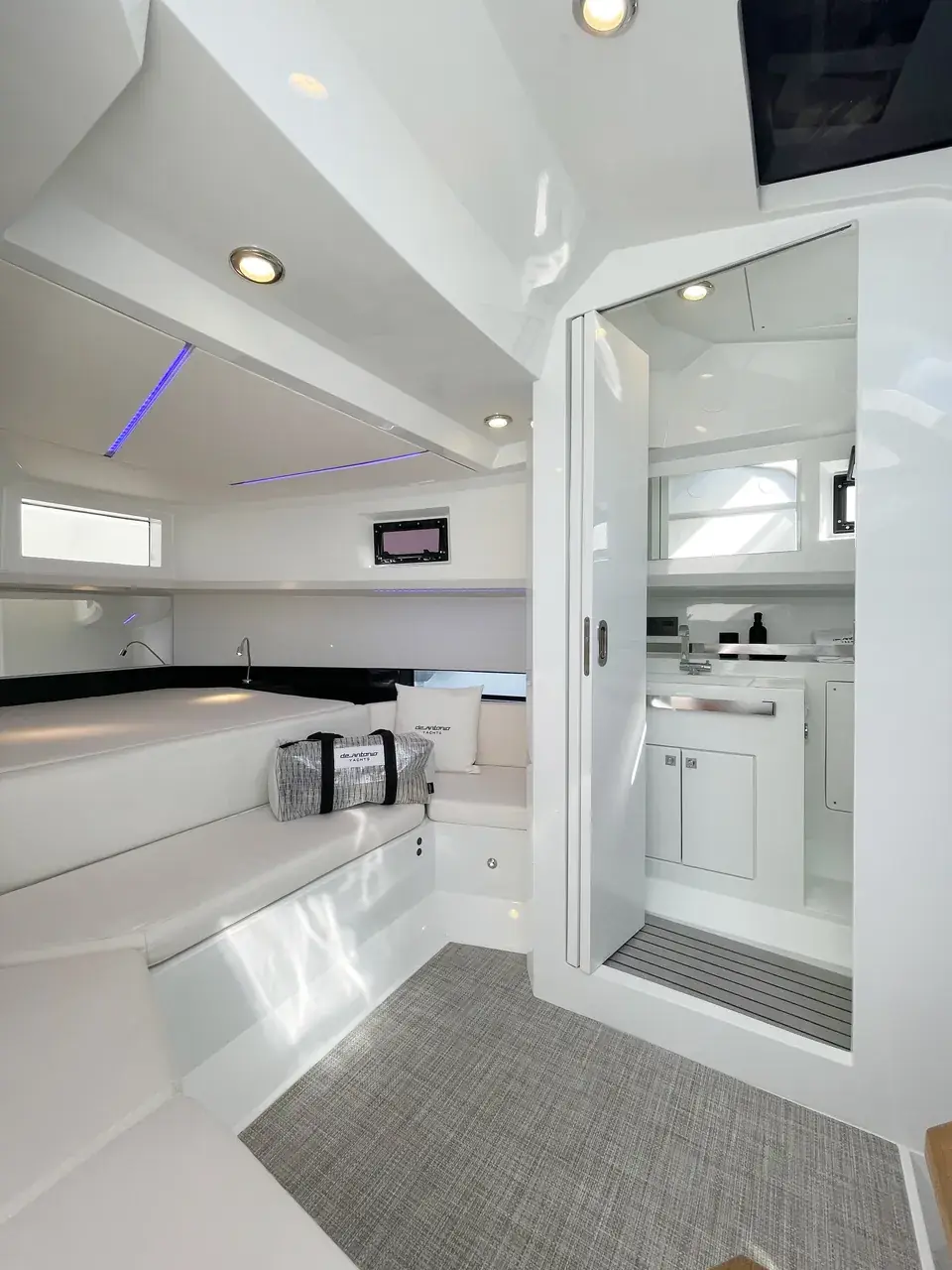 DE ANTONIO D36 — view 7