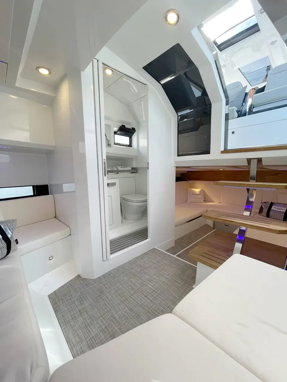 DE ANTONIO D36 — view 10