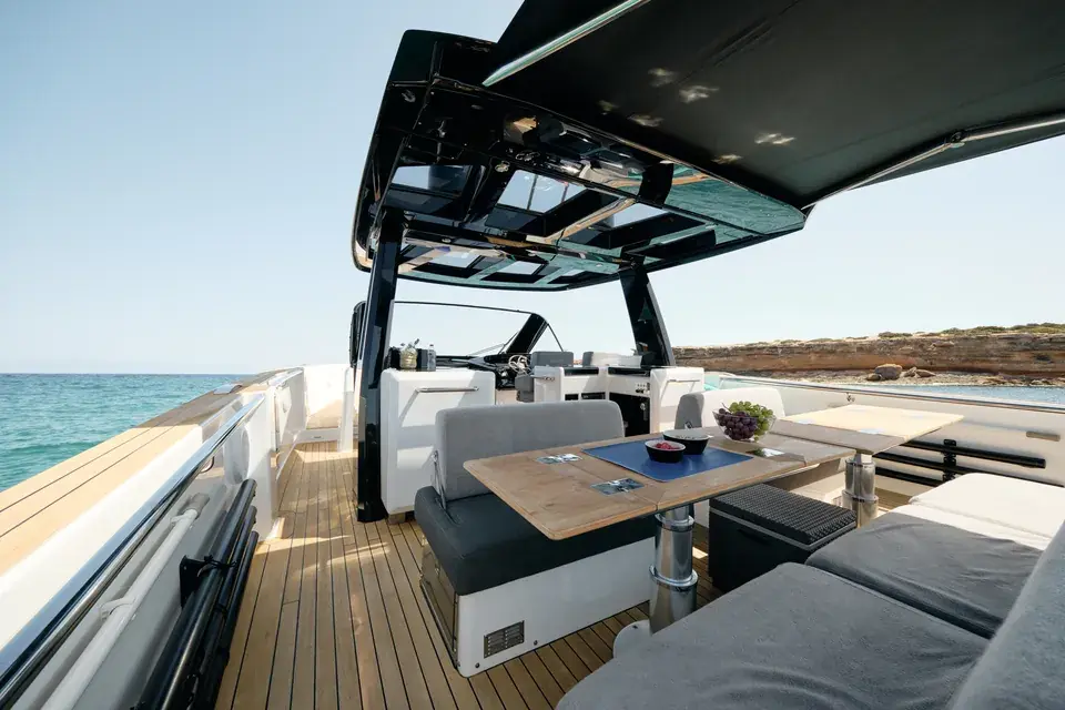 Fjord 52 · Lolo III — view 9