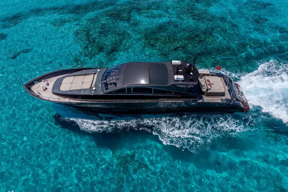 Leopard 90 · Aya One — view 6