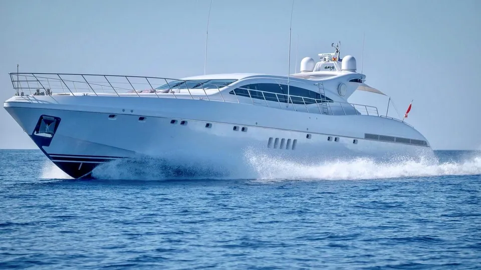 Mangusta 108 · Belisa — view 1