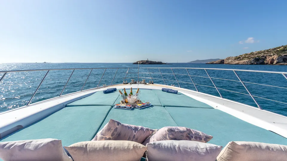 Mangusta 108 · Belisa — view 6