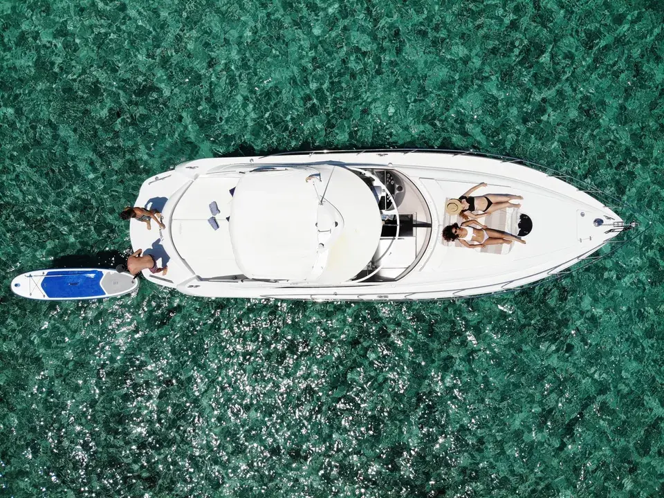Pershing 37 · Black Ball — view 2