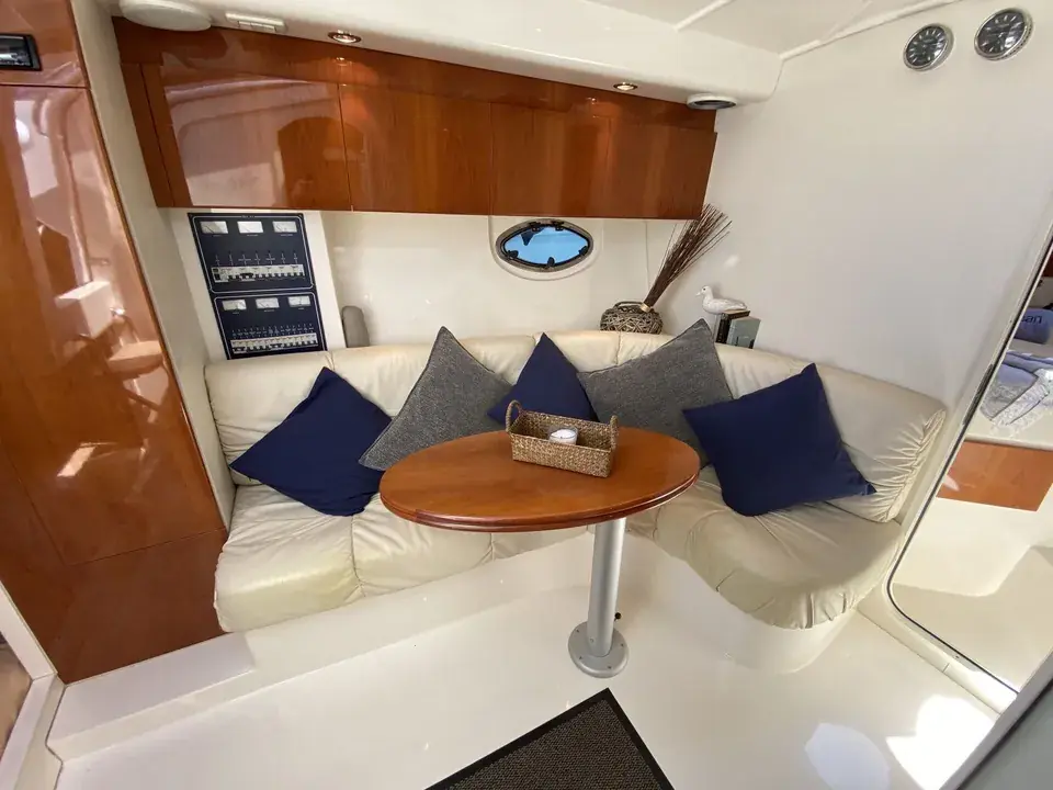 Pershing 37 · Black Ball — view 6