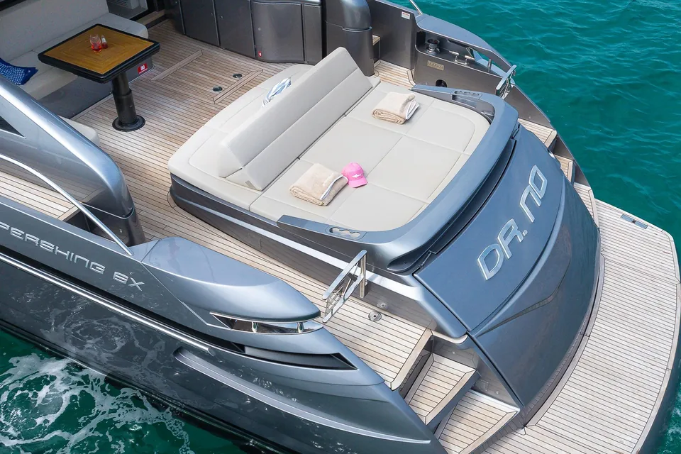 Pershing 6X · Dr. No — view 7
