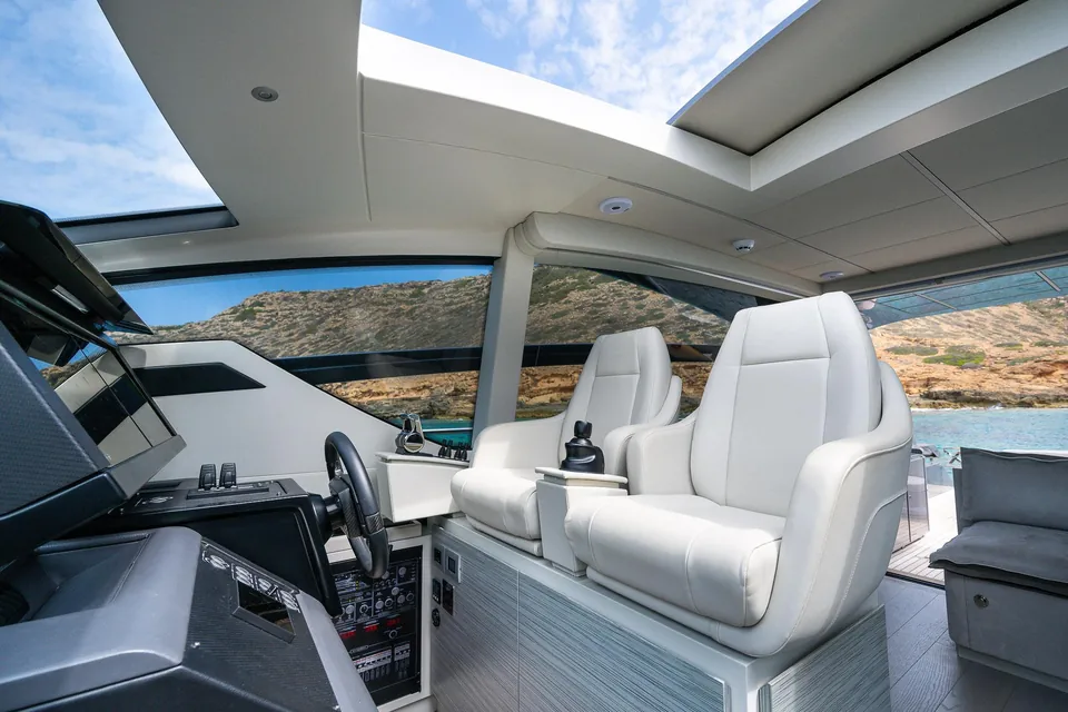 Pershing 6X · Dr. No — view 11