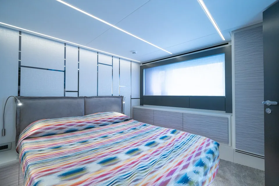 Pershing 6X · Dr. No — view 14
