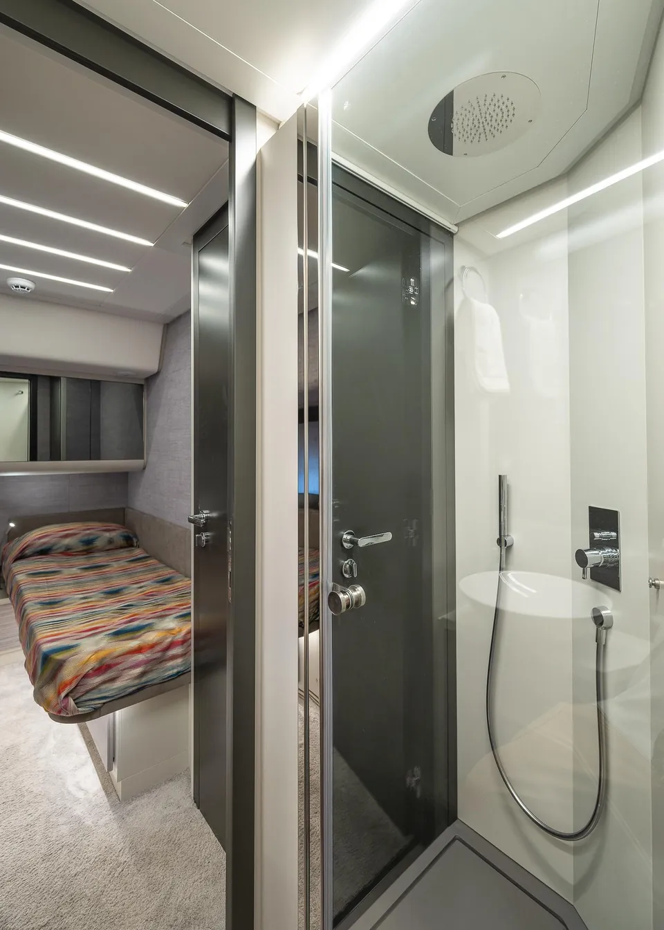 Pershing 6X · Dr. No — view 15