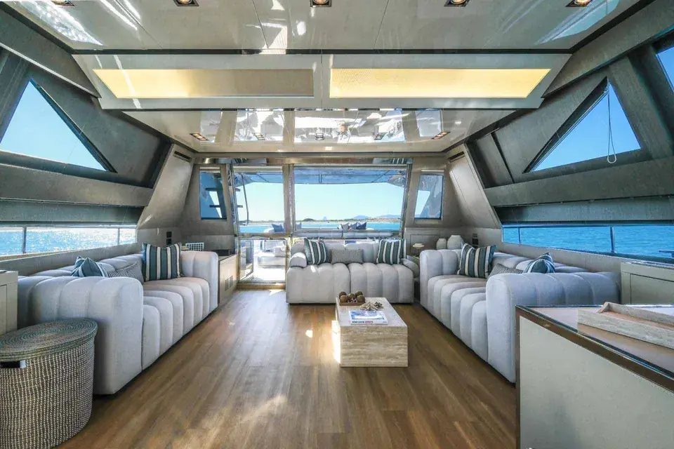 Riva 86 · Tanit — view 8