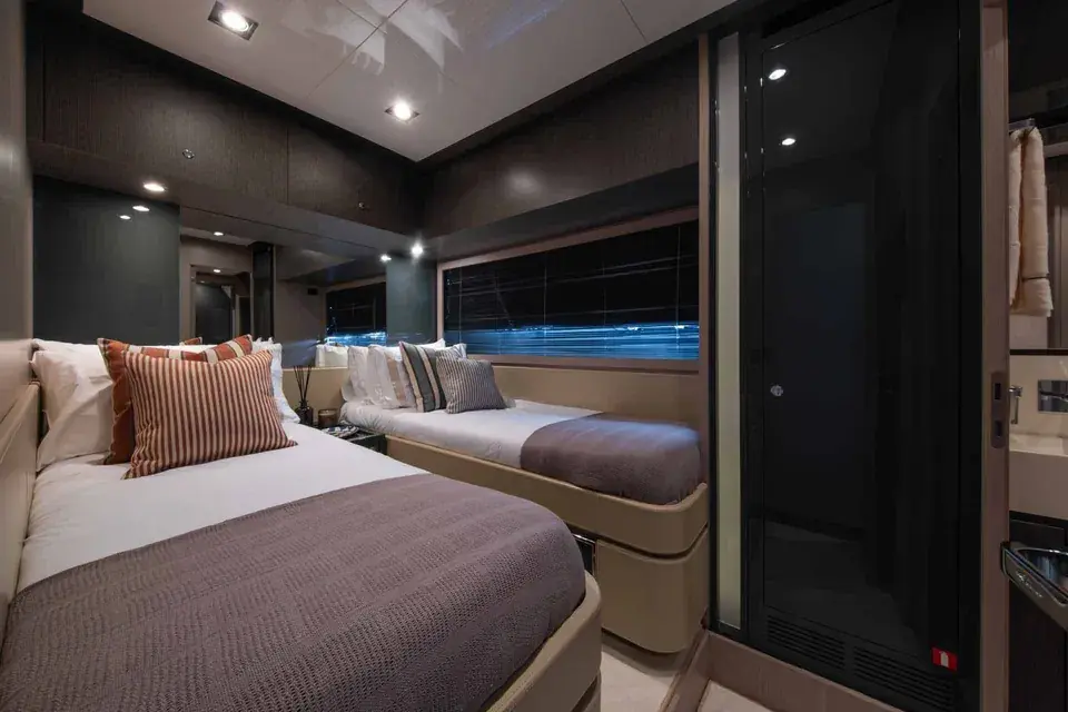 Riva 86 · Tanit — view 10