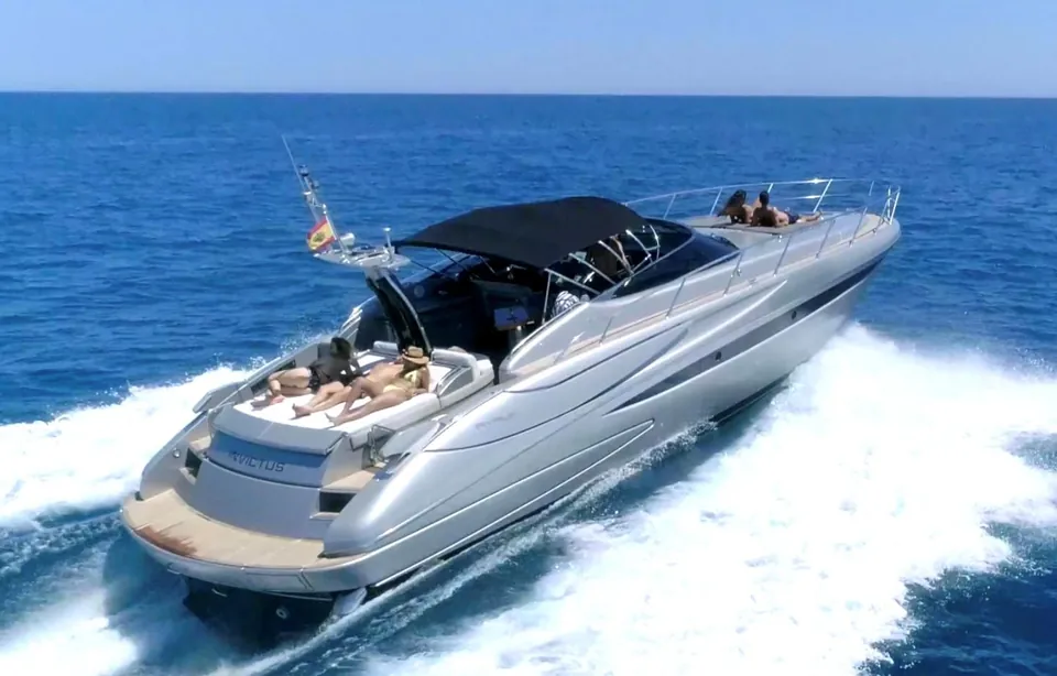 Riva Rivale 52 · Invictus — view 1