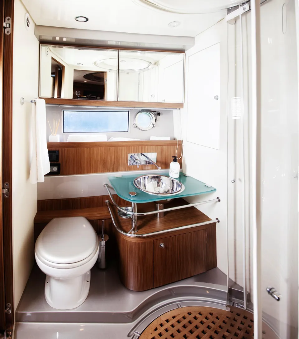 Riva Rivale 52 · Invictus — view 6