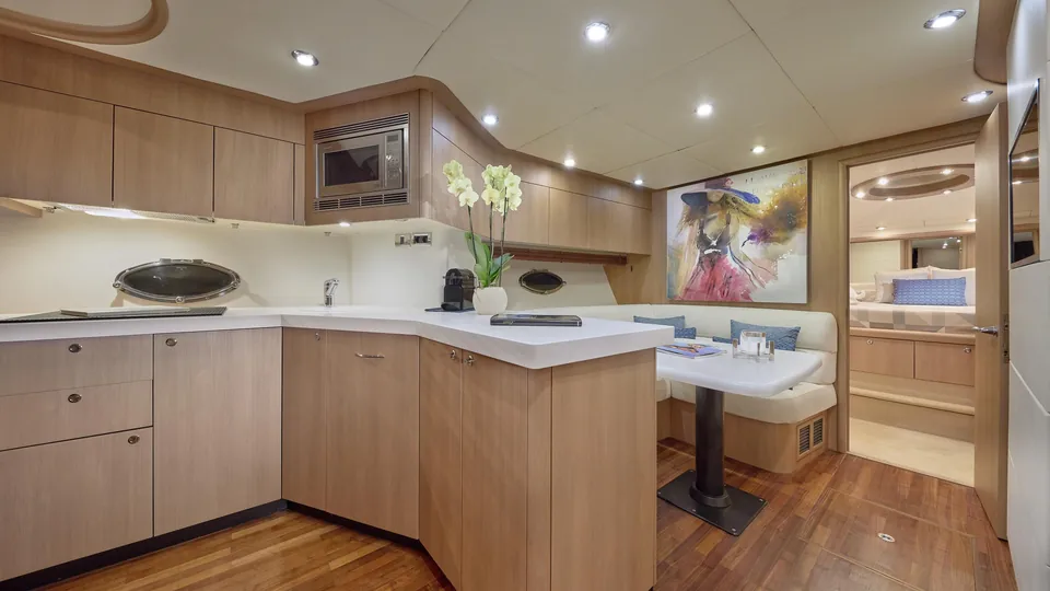 Sunseeker Predator 72 · Number 9 — view 8