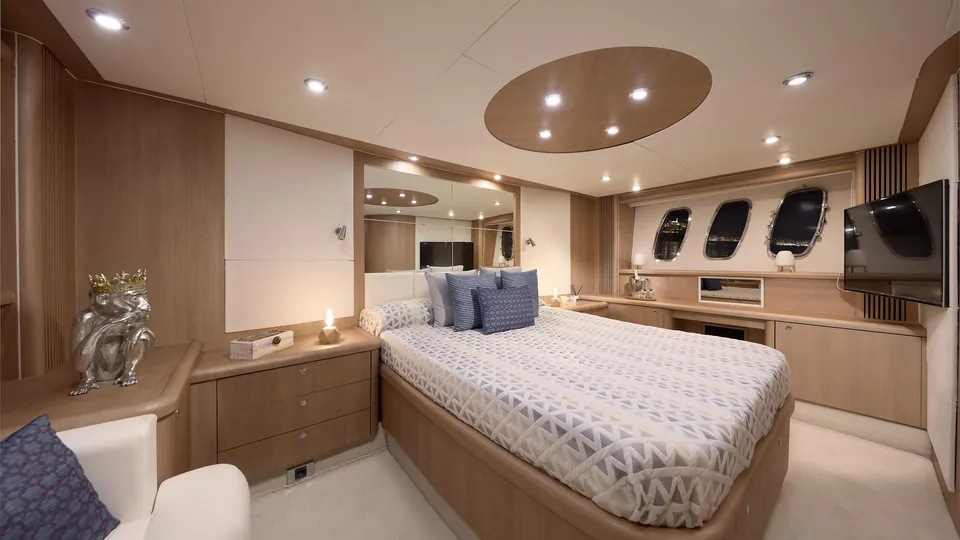 Sunseeker Predator 72 · Number 9 — view 9