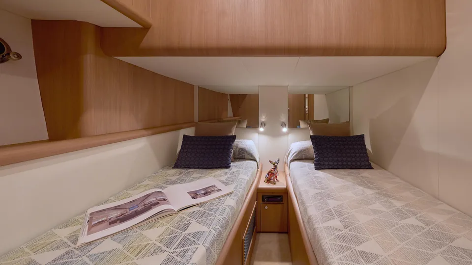 Sunseeker Predator 72 · Number 9 — view 11