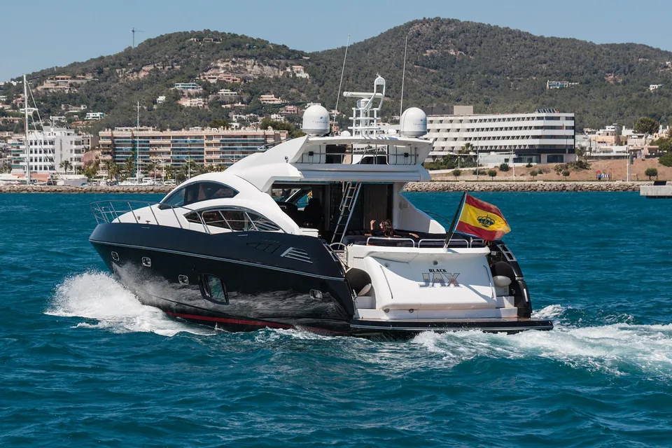 Sunseeker Predator 74 · Black Jax — view 2