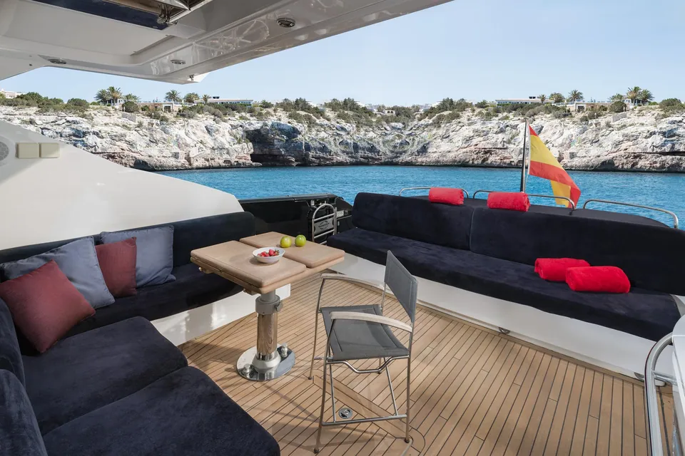 Sunseeker Predator 74 · Black Jax — view 4