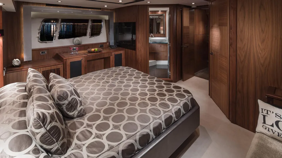 Sunseeker Predator 74 · Black Jax — view 8