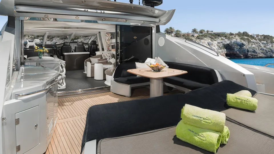 Sunseeker Predator 82 · Georgia — view 4