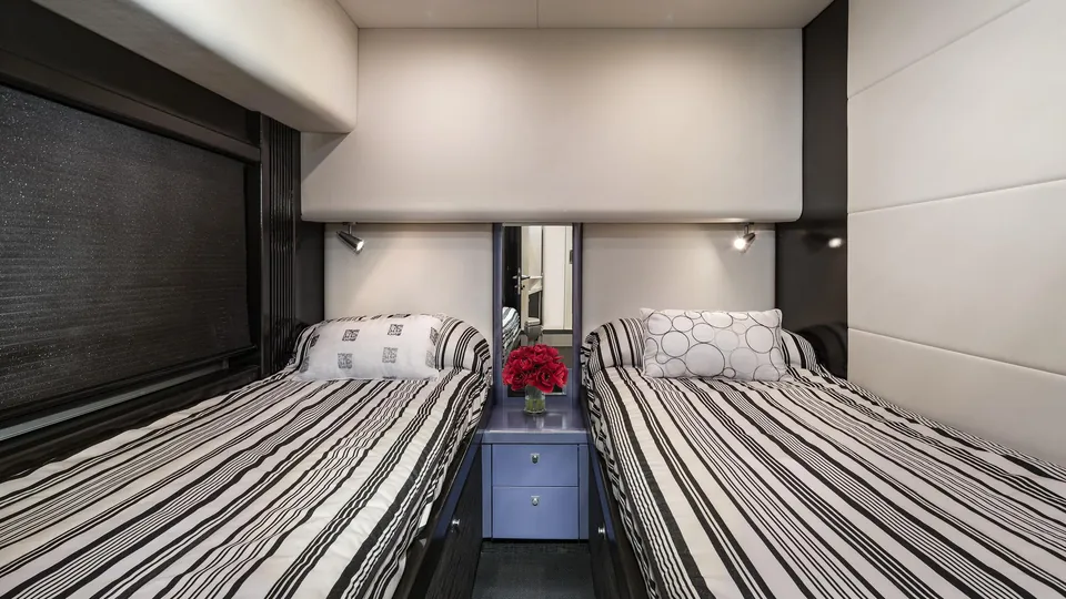 Sunseeker Predator 82 · Georgia — view 9