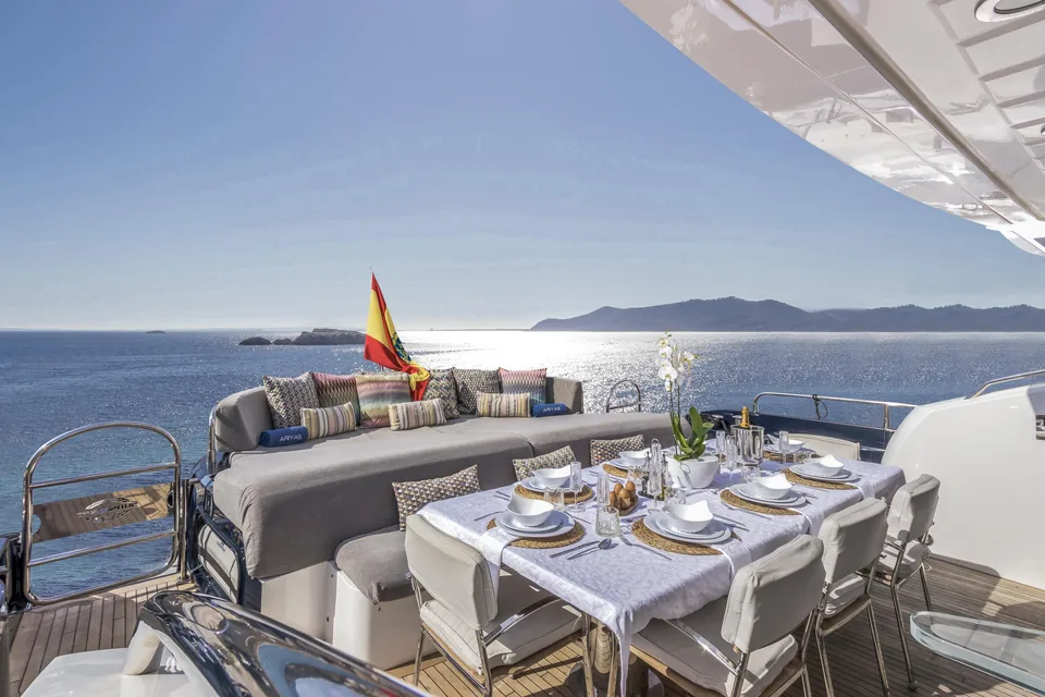 Sunseeker Predator 84 · Ariyas — view 4