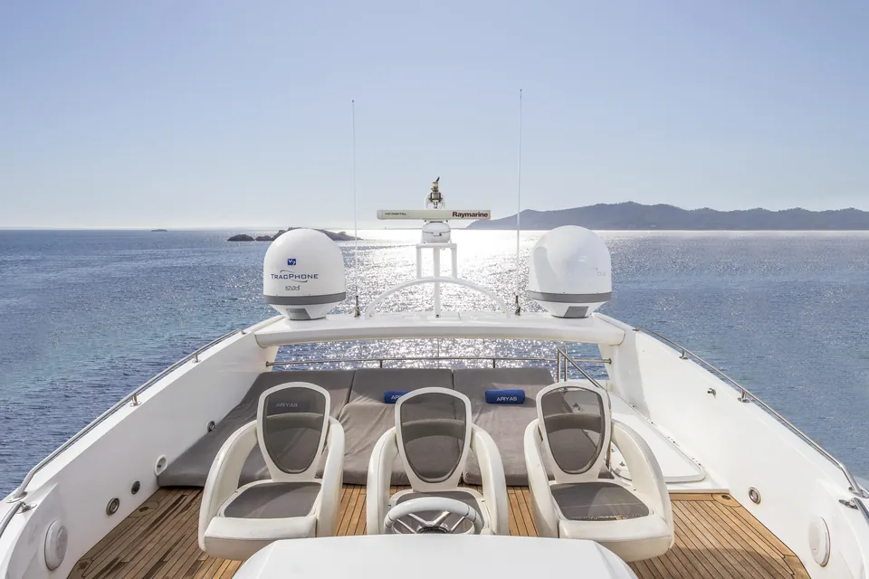 Sunseeker Predator 84 · Ariyas — view 5