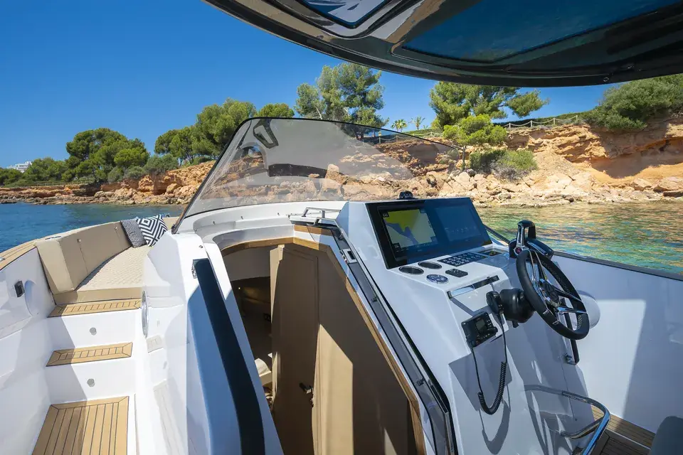 Tesoro T40 Outboard · Joya — view 10