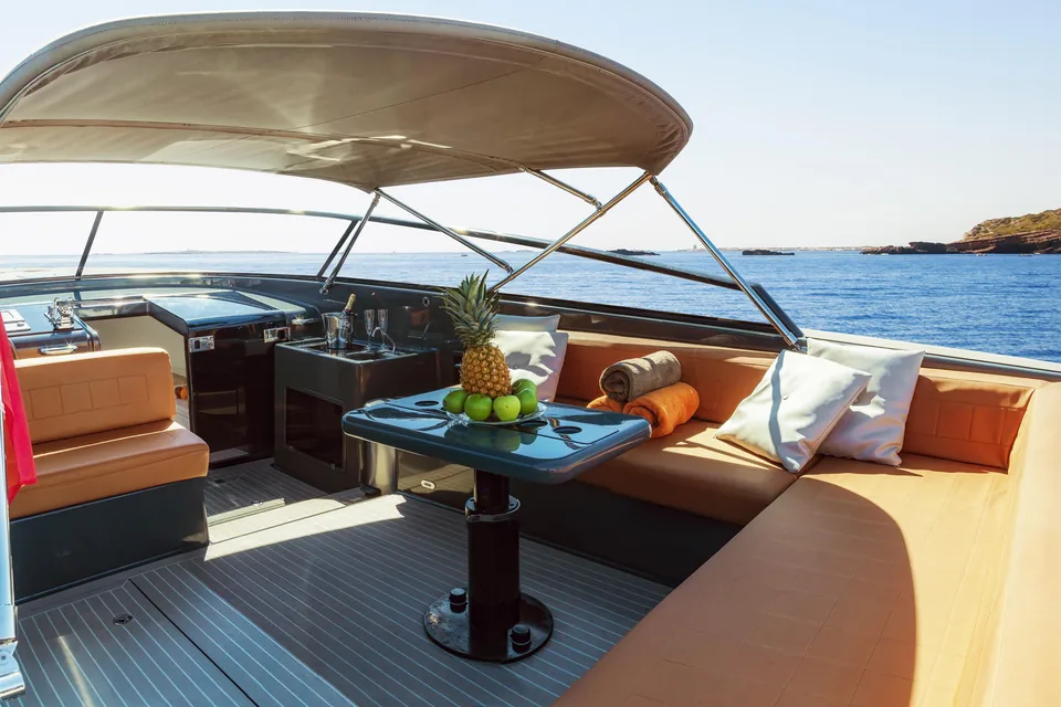 VanDutch 40 · Majestic — view 3