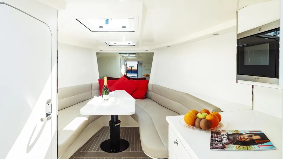 VanDutch 40 · Majestic — view 5
