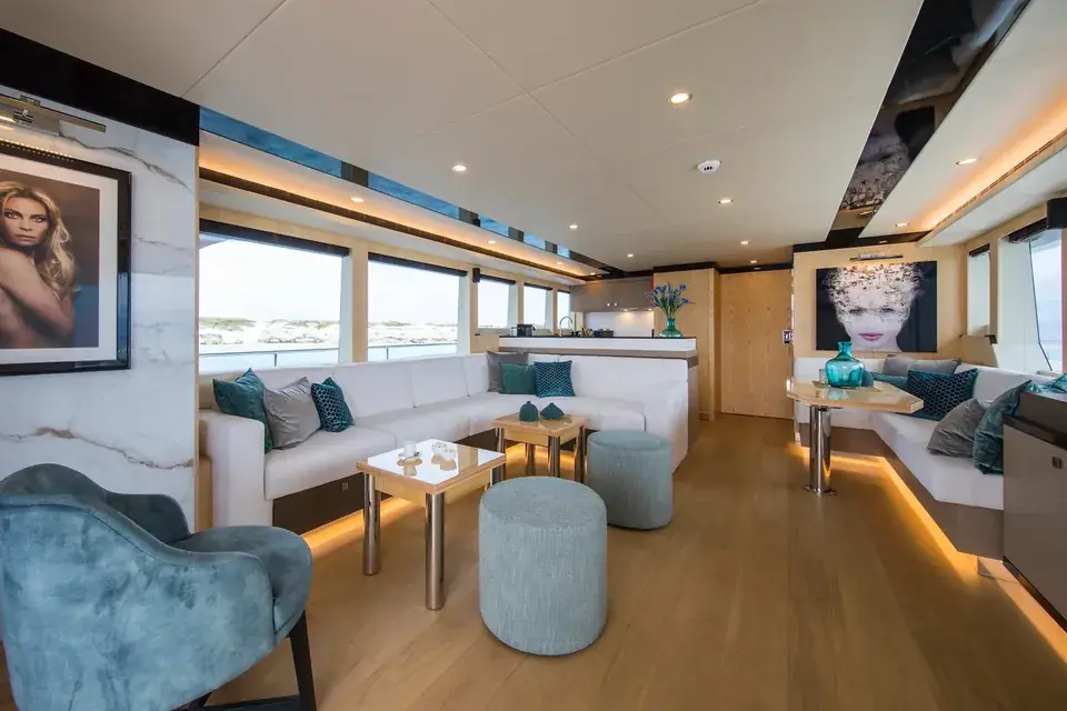 VANQUISH 82 — vista 4