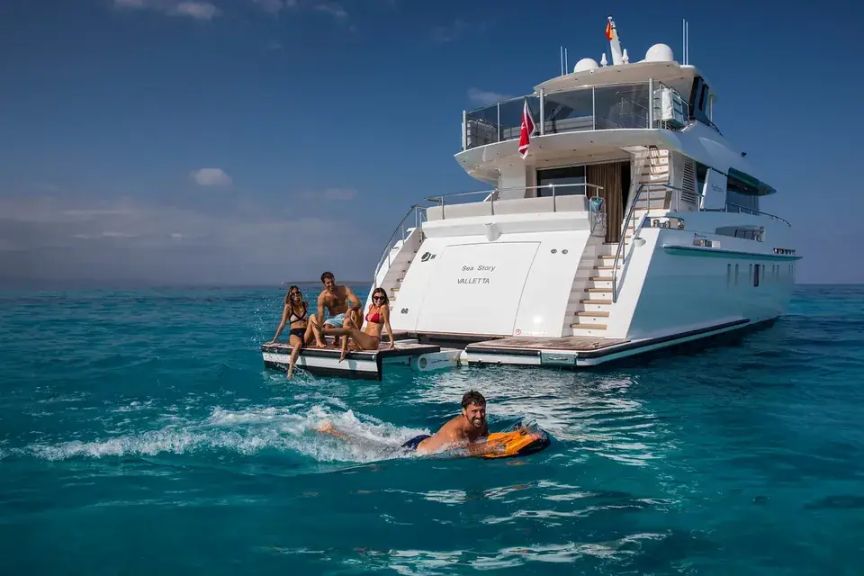 VANQUISH 82 — vista 15